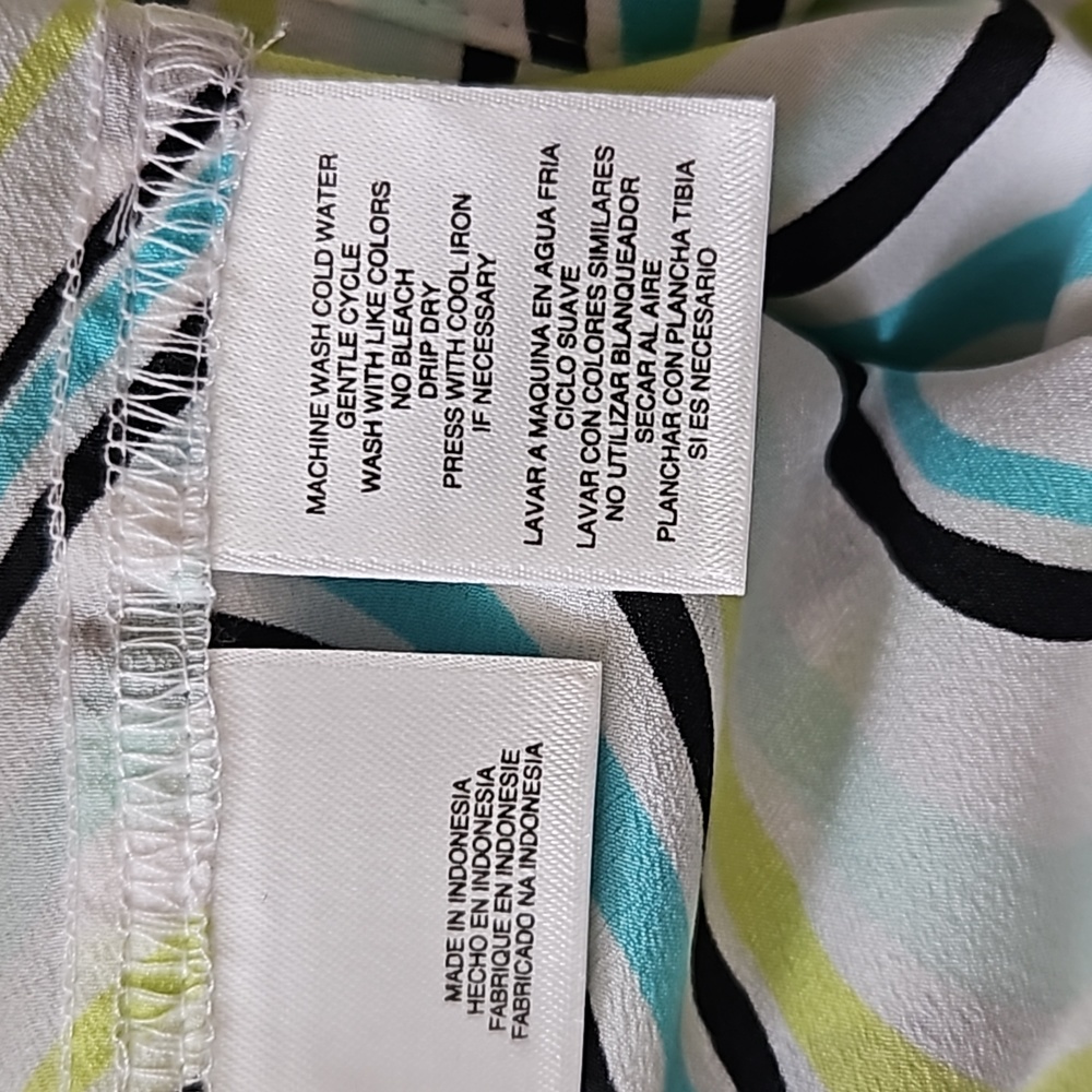 Jones New York Women's Sleeveless Botton Up Plus Size Blouse Sz. 16 - Picture 4 of 4